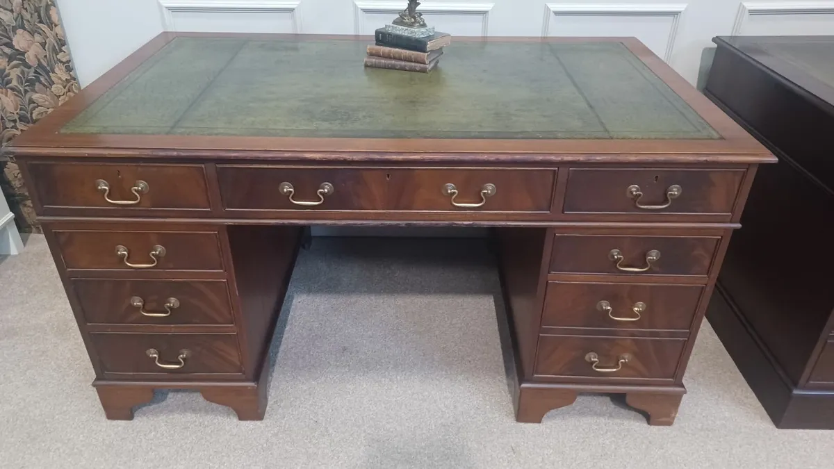 Two Large  Vintage Georgian Style Desk 152 cm - Image 4