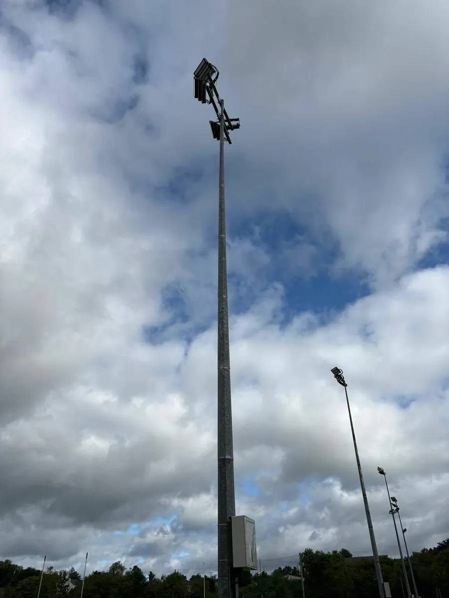 18mt High Flood Lights Columns - Image 3