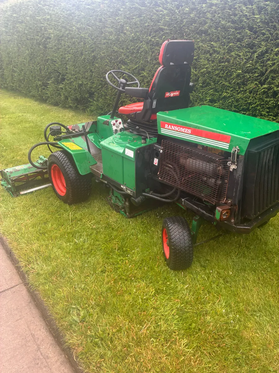 Ransomes 213 motor cylinder mower - Image 1