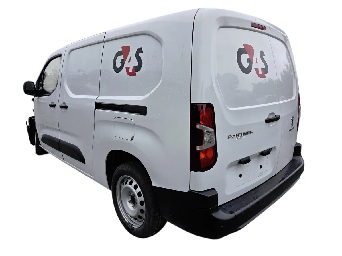 2023 PEUGEOT PARTNER Breaking/Dismantling - Image 4