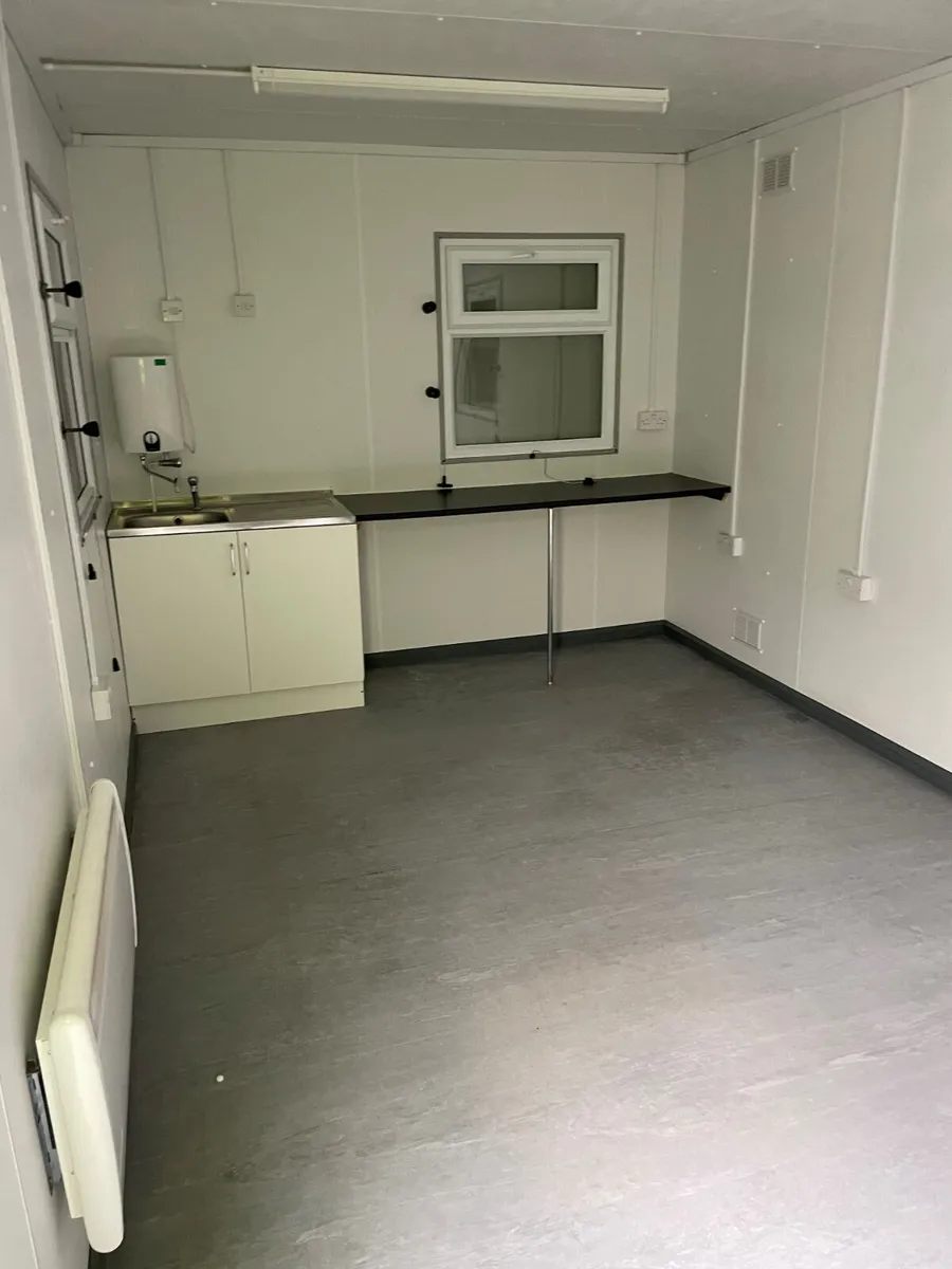 32ft x 10ft Anti Vandal canteen - Image 3