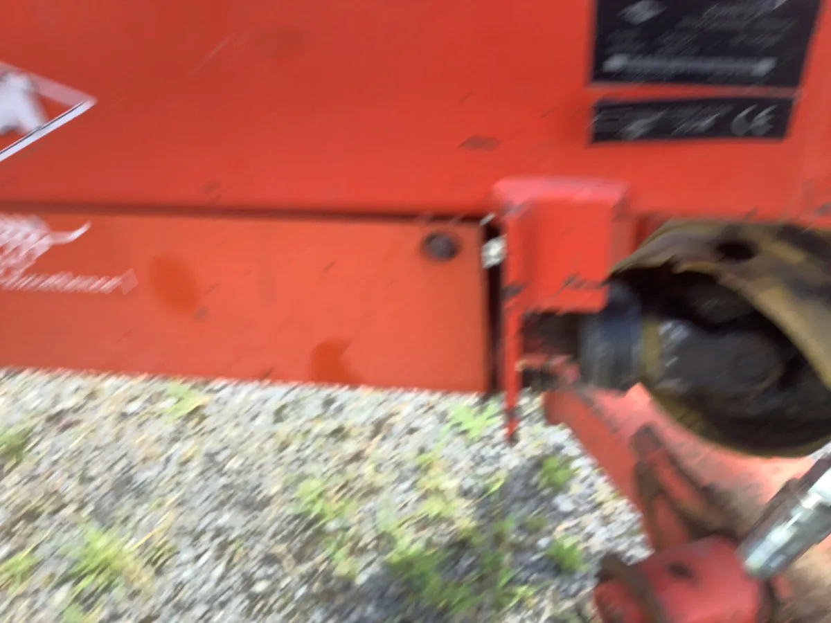 Kuhn silage rake - Image 4