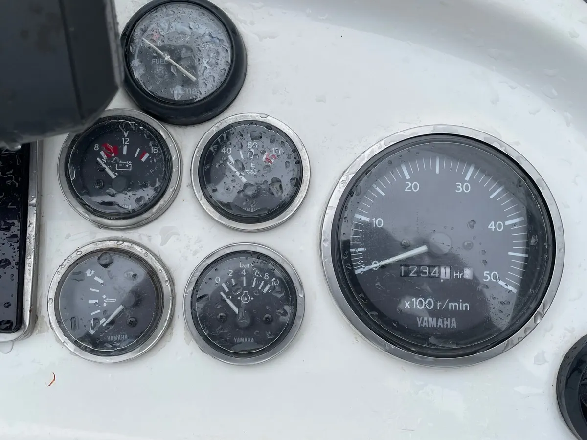 Redbay 7.4m Yamaha 6 cylinder 285HP Rib - Image 4