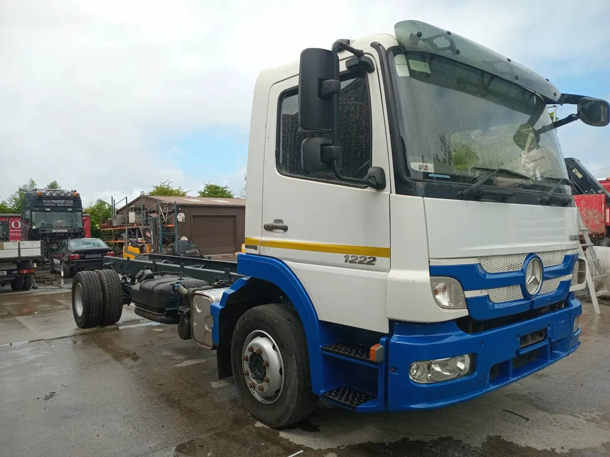 Mercedes 1222 and tipping body and crane - Image 2