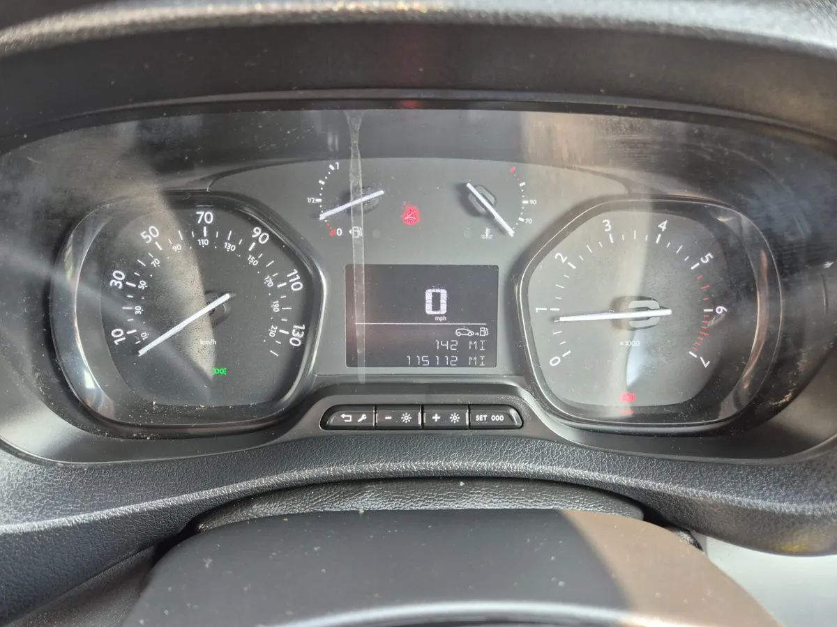 2021 Opel Vauxhall Vivaro LWB - Image 4