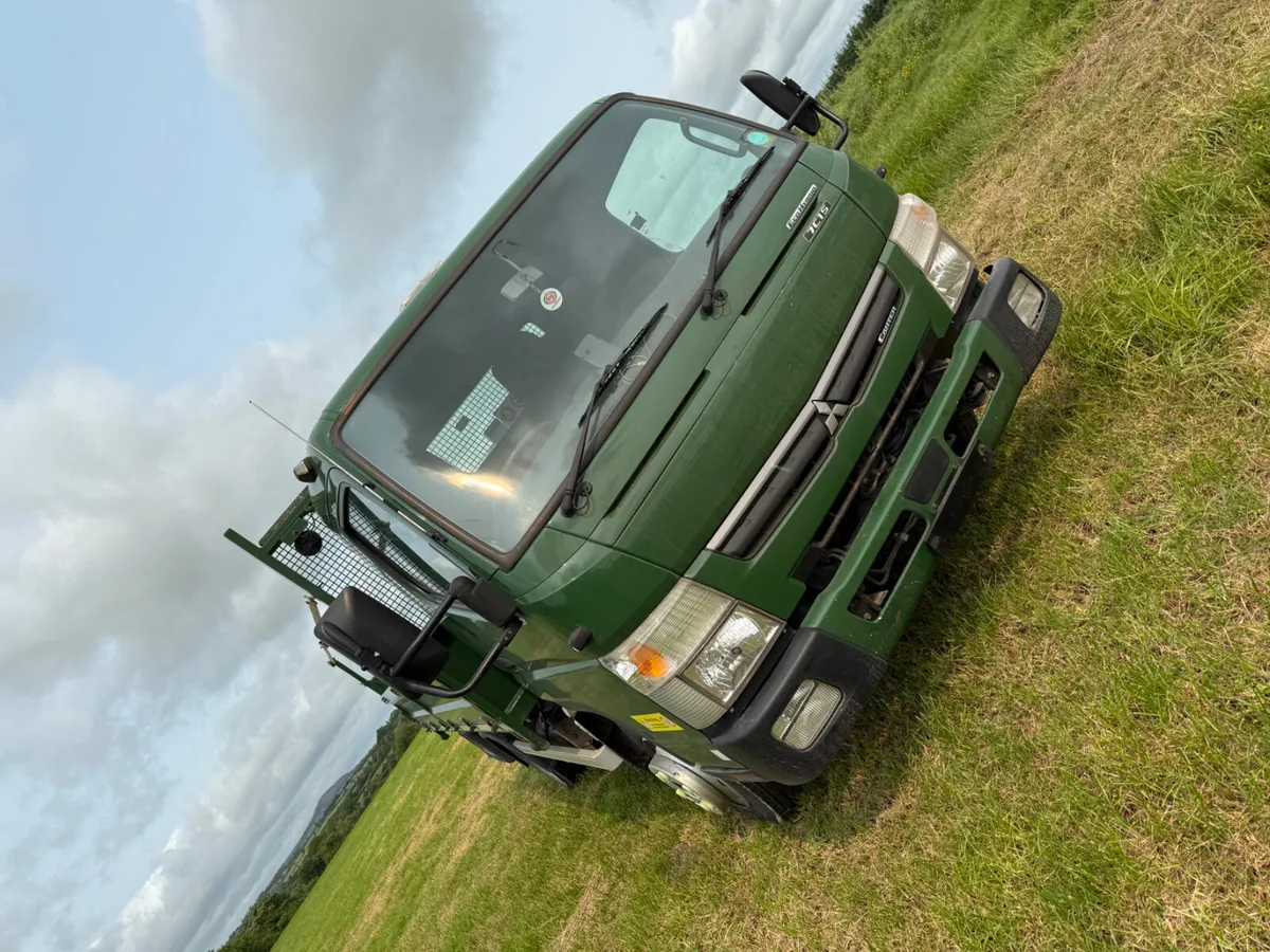 2019 Mistubshi Canter 7C15 Tipper 32k Miles - Image 2