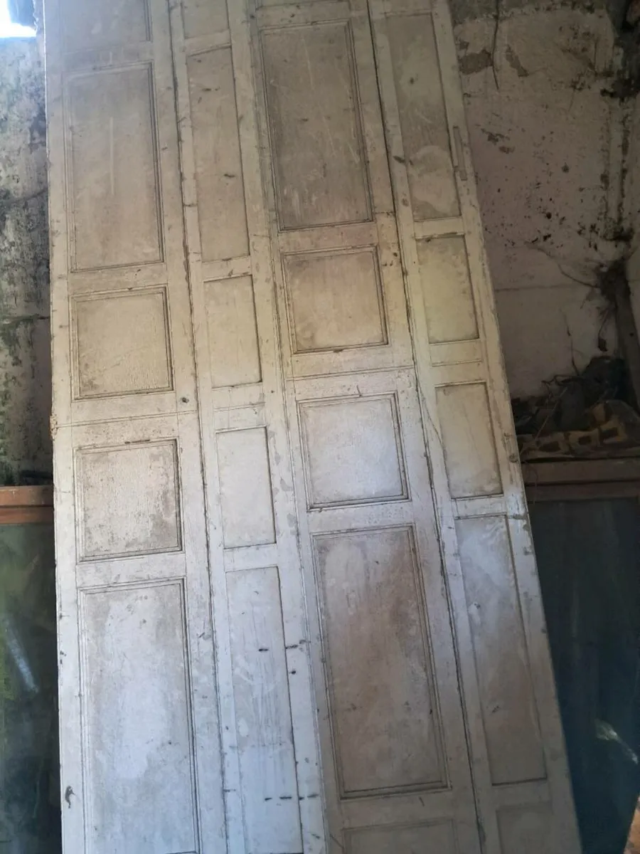 2 large shutters - Image 1