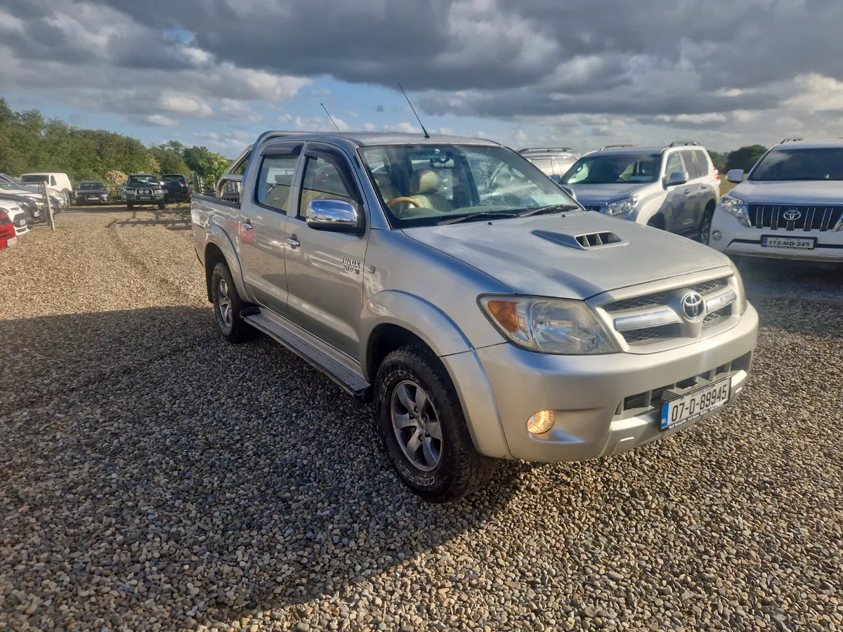 Toyota Hilux 3.0 D4D - Image 1