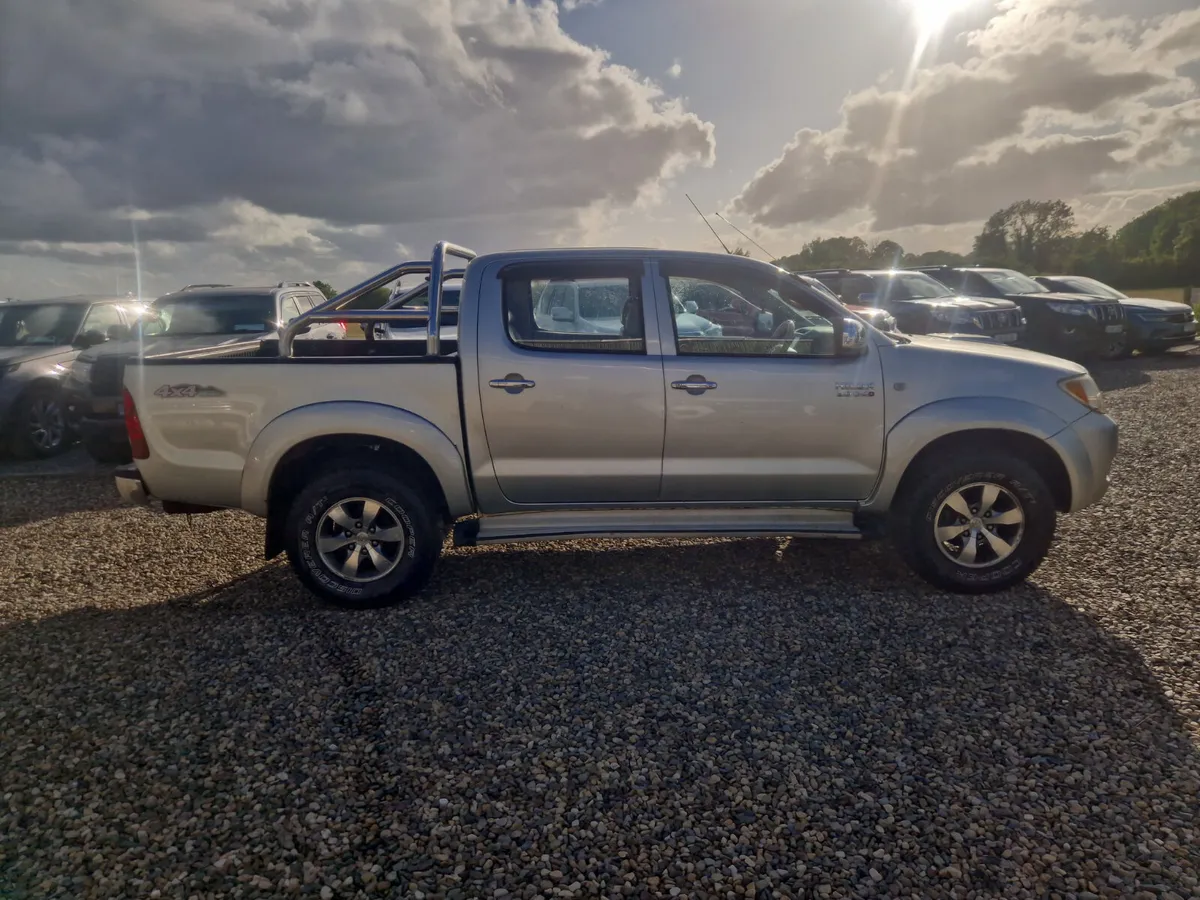 Toyota Hilux 3.0 D4D - Image 3
