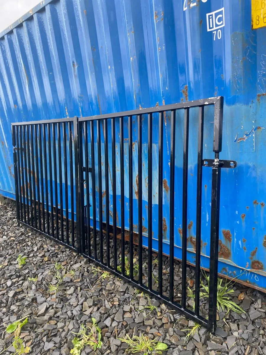 11ft galvanised and dipped gates - Image 2