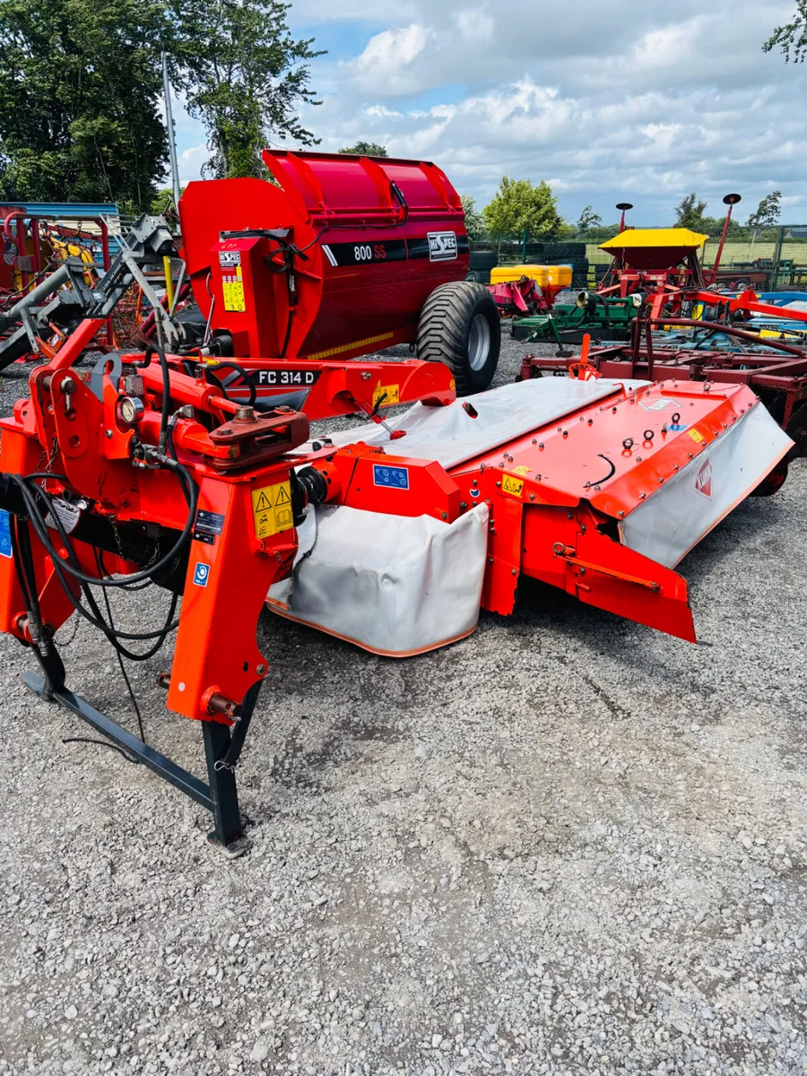 Kuhn conditioner mower - Image 3