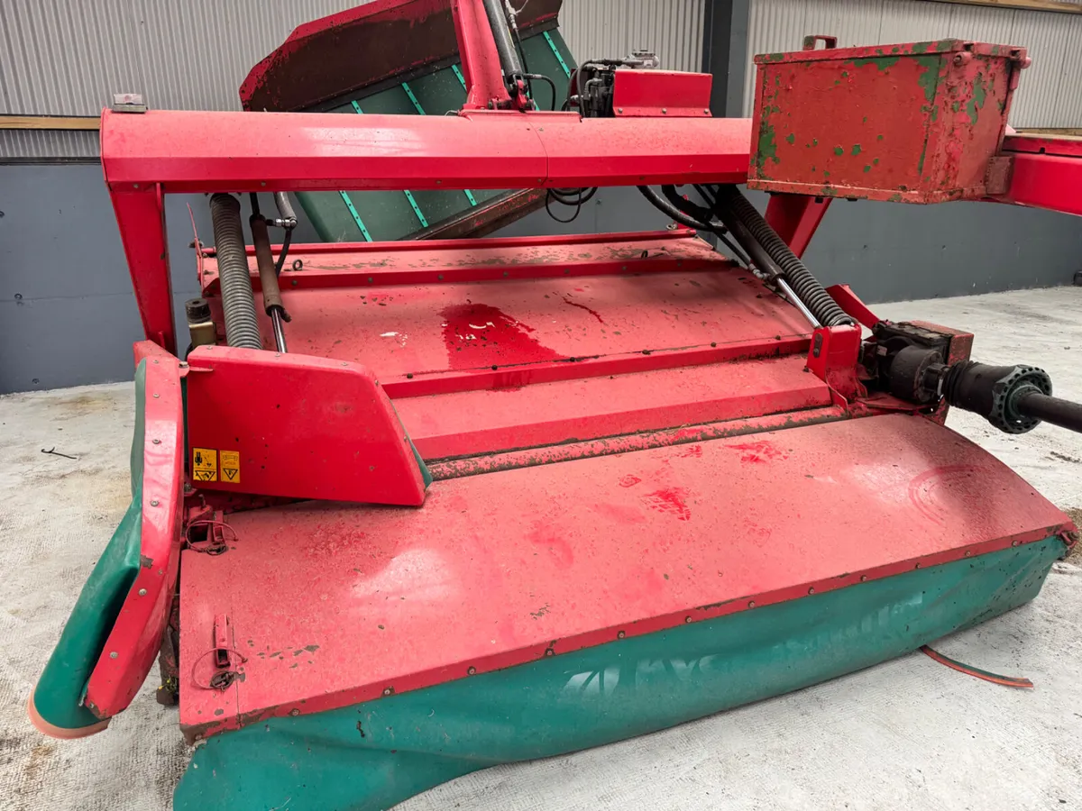 Kvernerland 4332LT Grouper Mower - Image 3