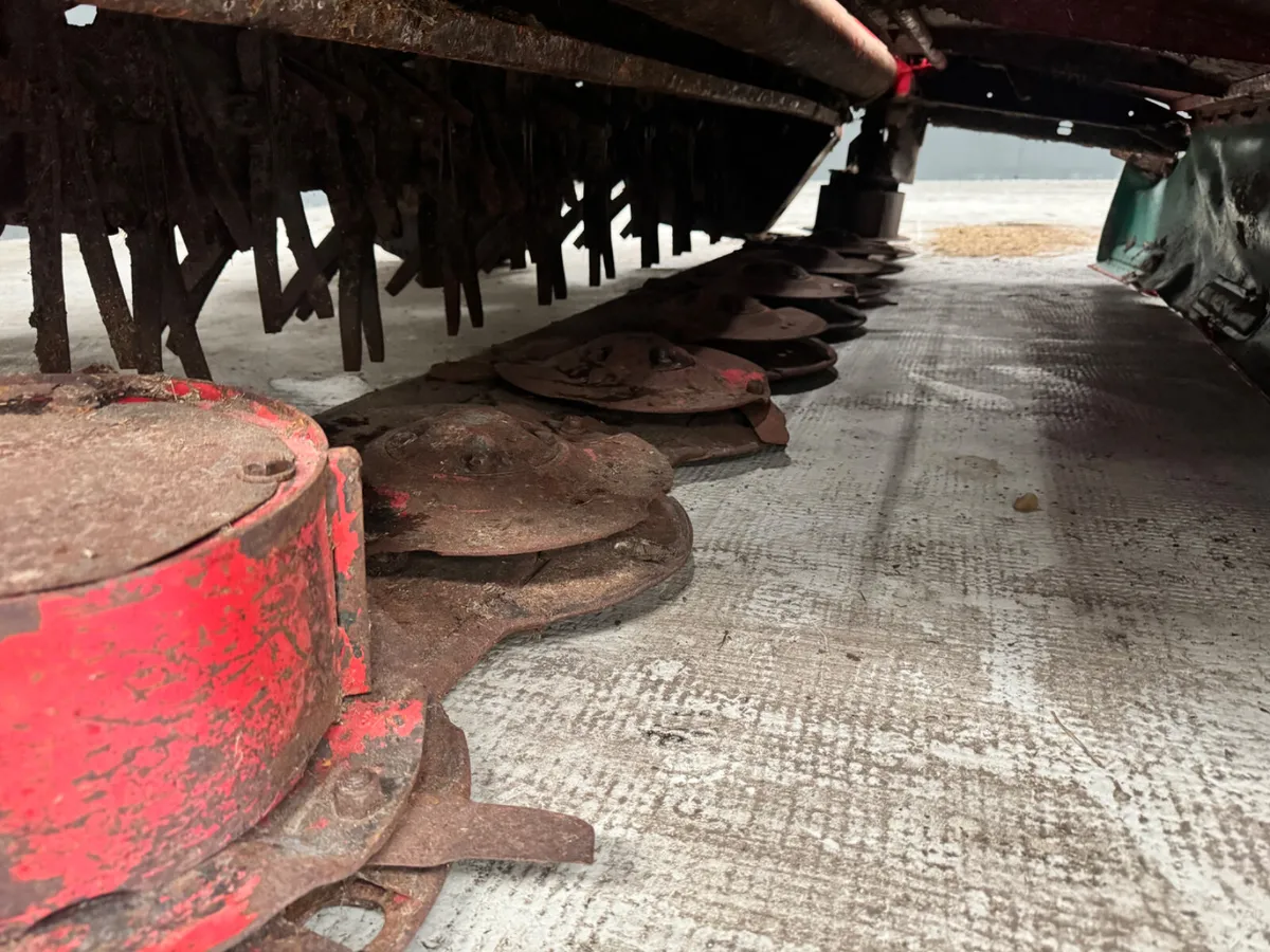 Kvernerland 4332LT Grouper Mower - Image 4