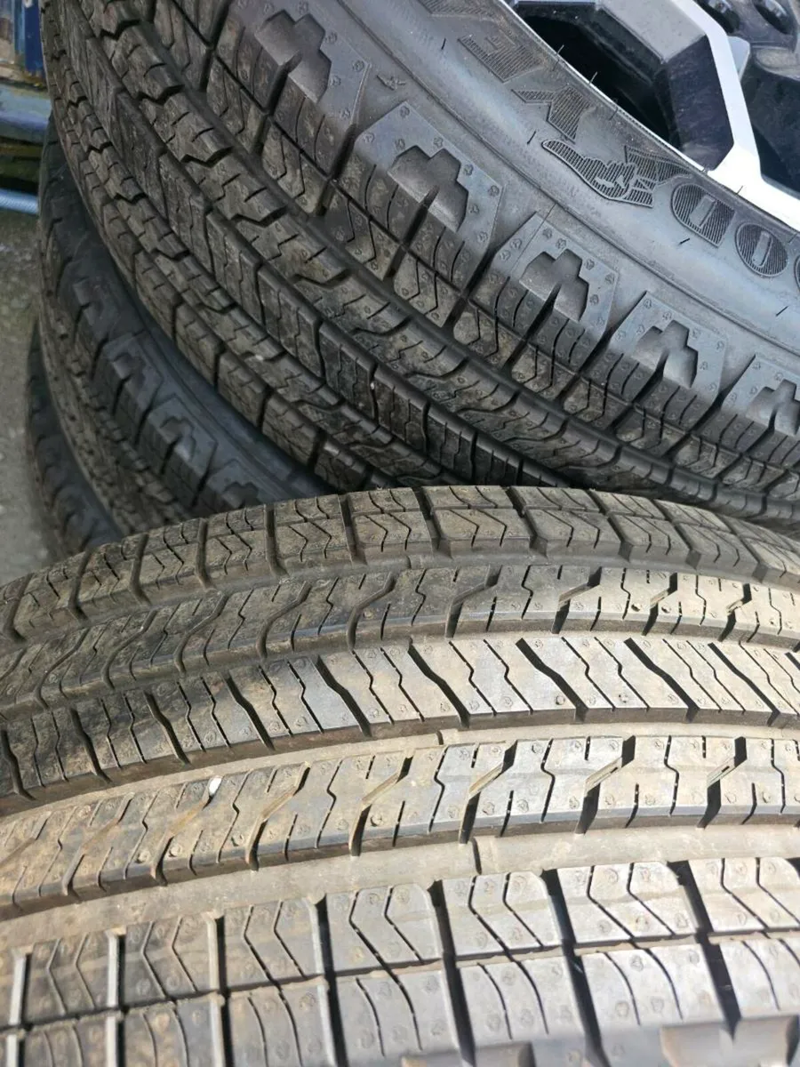 Amarok 20" Alloys And 255/55/20 Goodyear tyres - Image 2