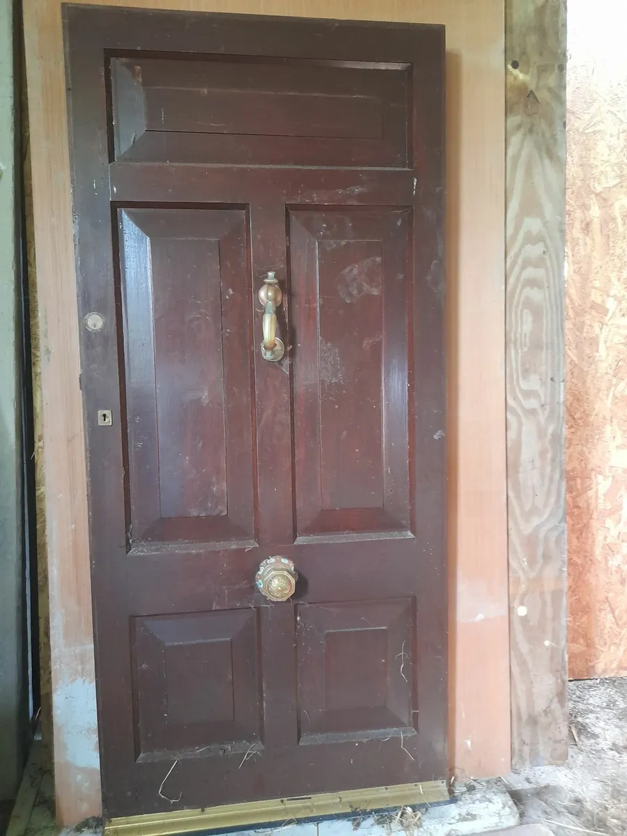 Old timbrr doors - Image 4