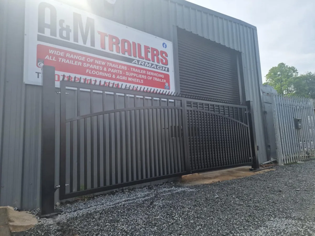 Entrance gates - Image 2