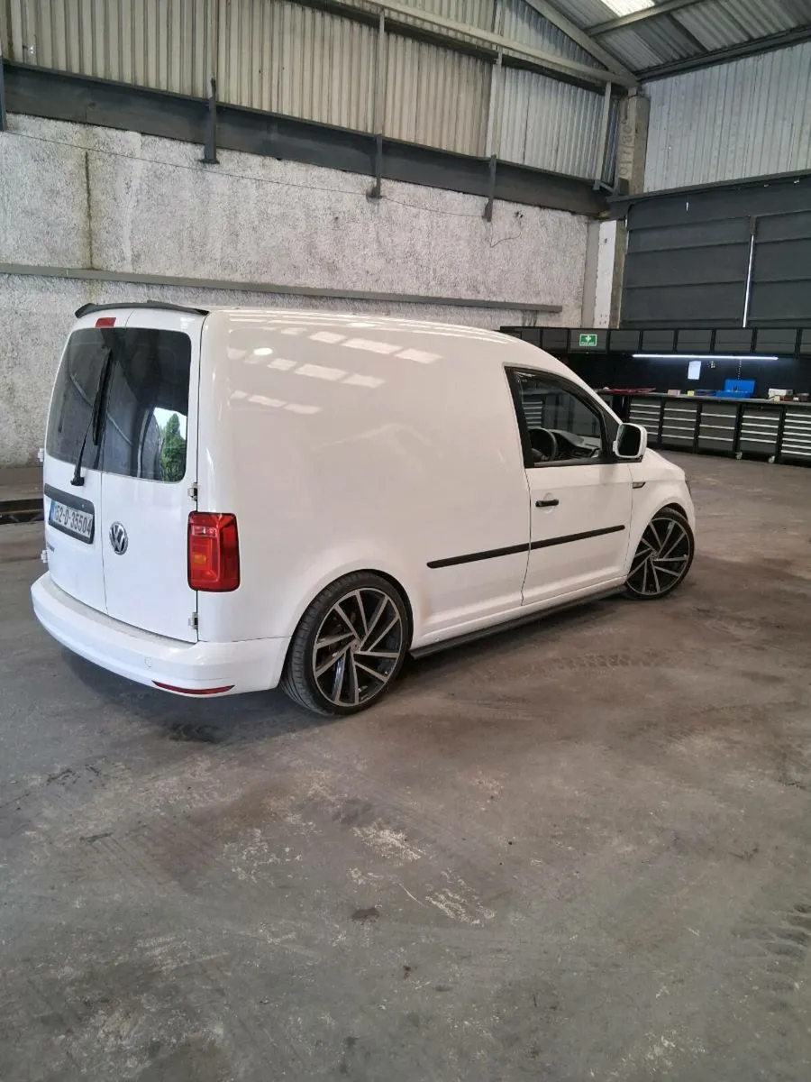 152 VW CADDY - Image 4
