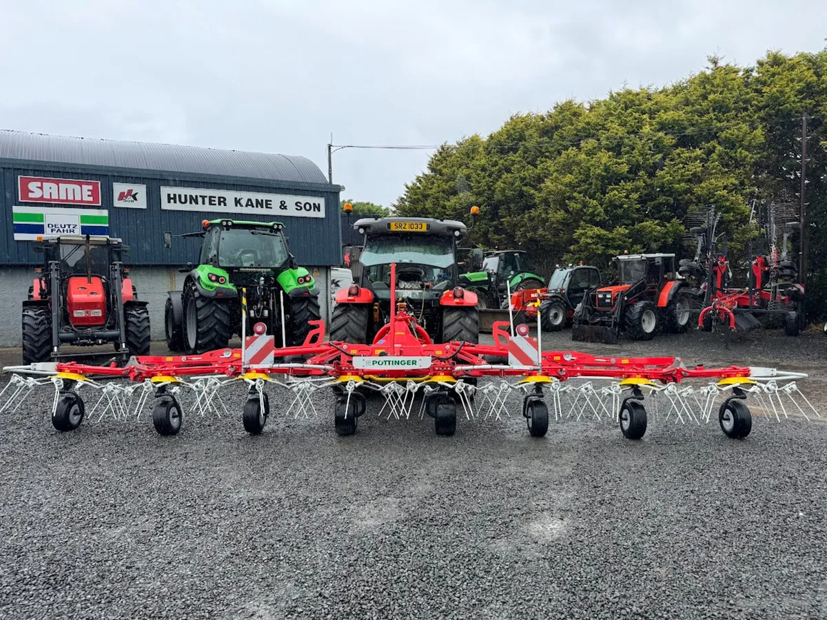 New Pottinger 30ft Mounted Tedder - Image 1