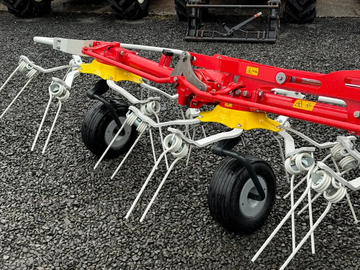 New Pottinger 30ft Mounted Tedder - Image 2