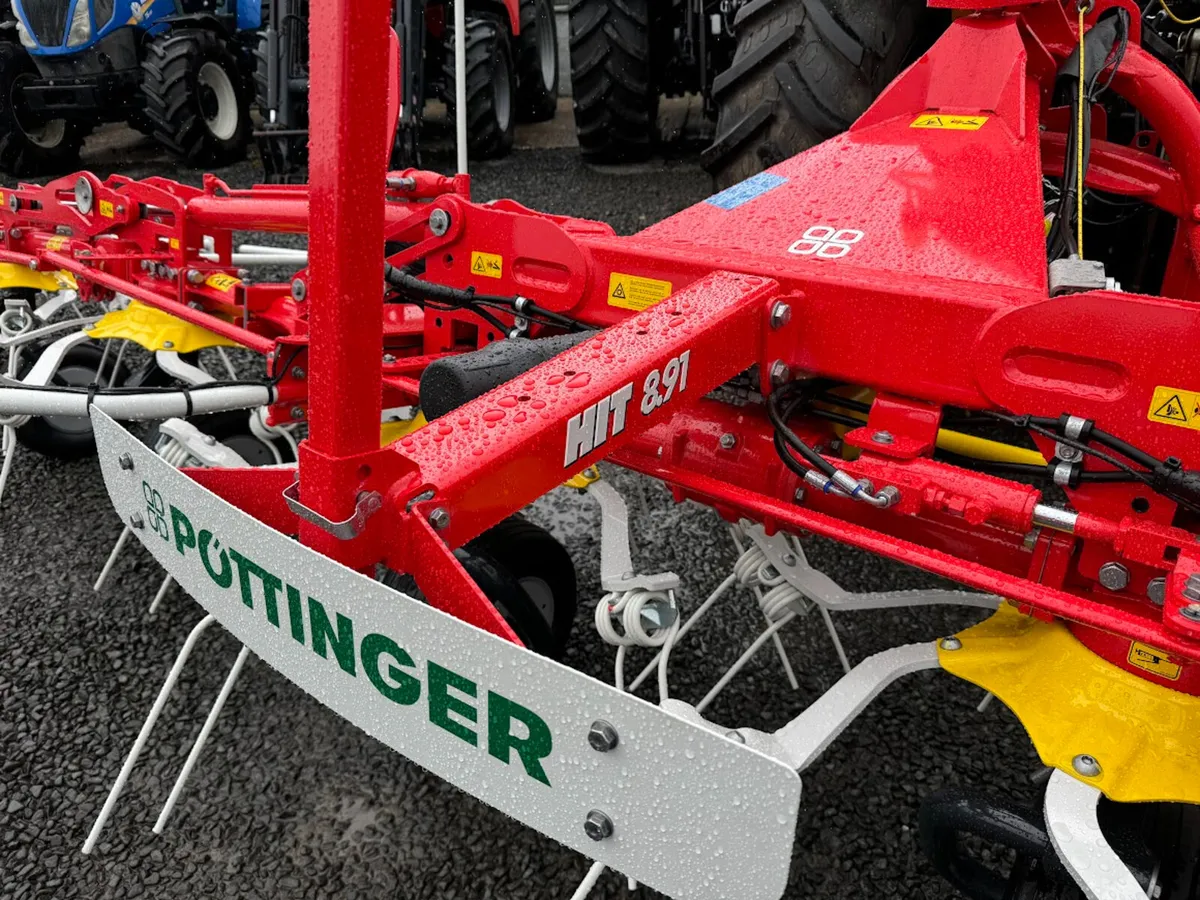 New Pottinger 30ft Mounted Tedder - Image 3