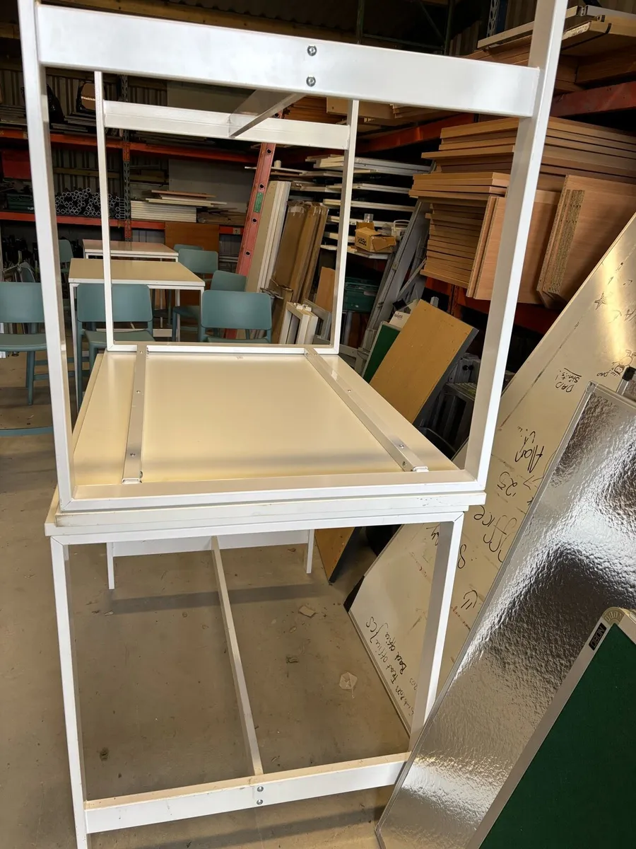 Canteen high table - Image 4