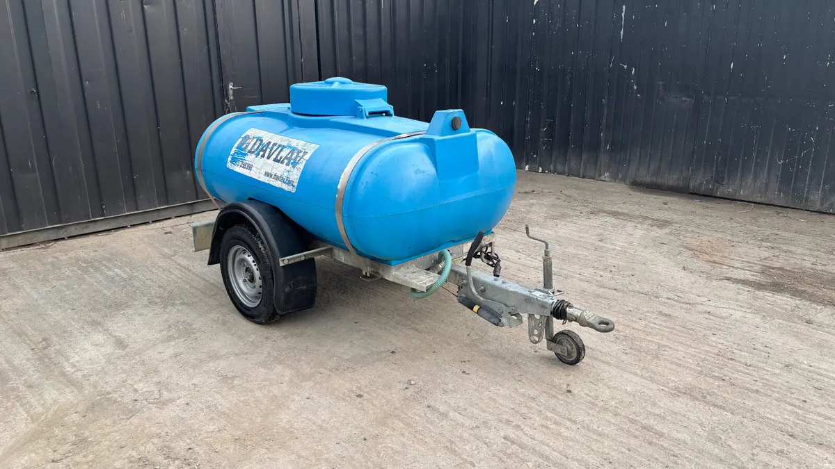 1000L single axle Water Bowser - Image 3
