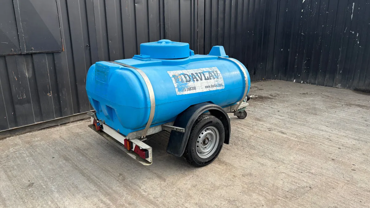 1000L single axle Water Bowser - Image 4