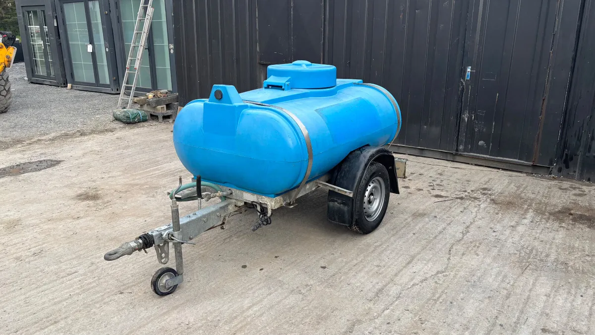 1000L single axle Water Bowser - Image 1