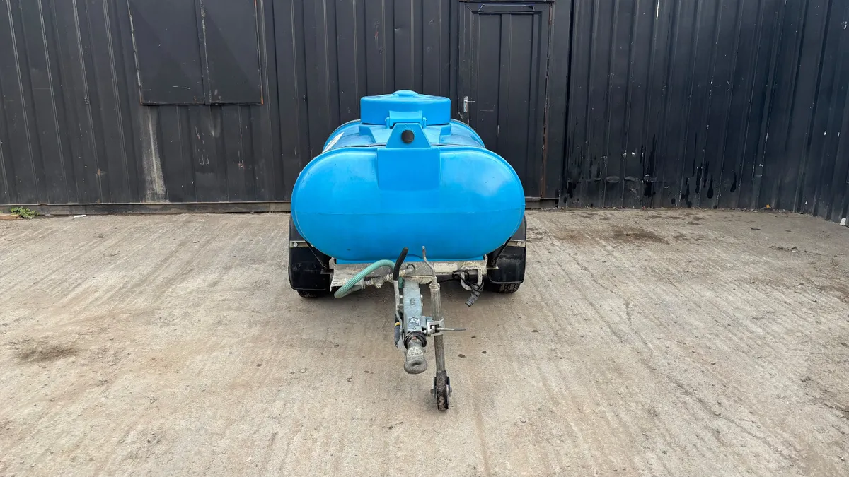 1000L single axle Water Bowser - Image 2