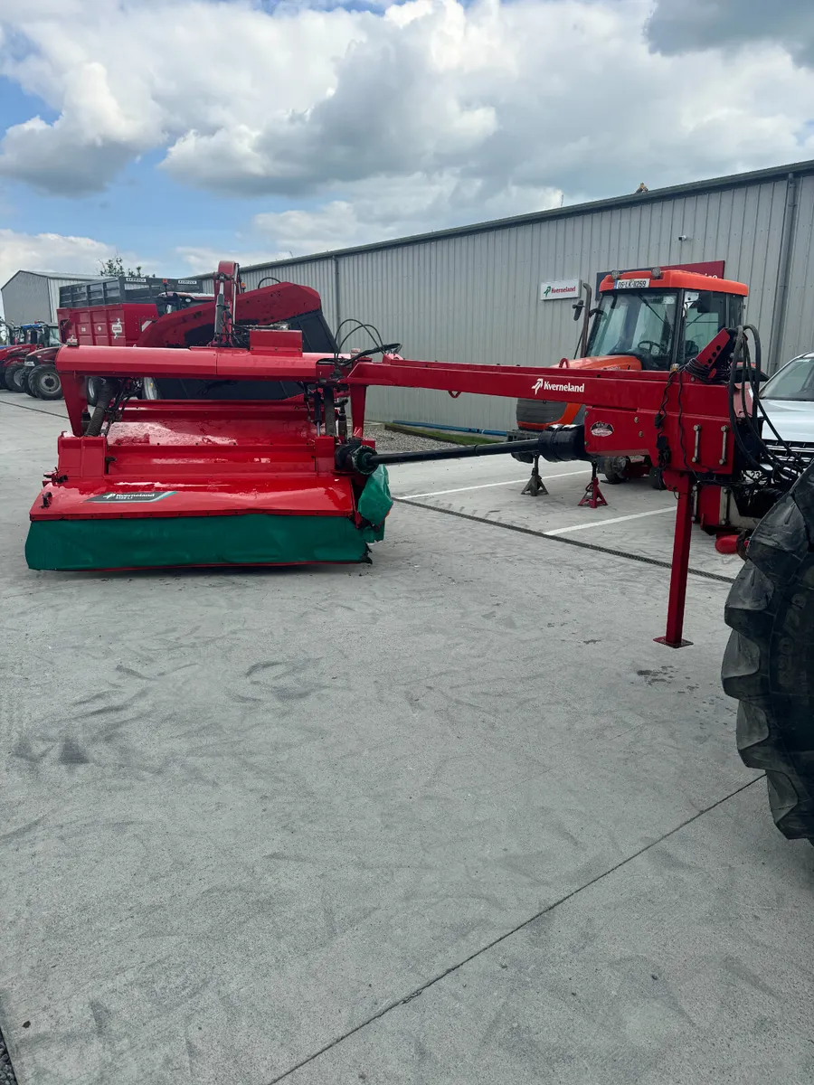 Kverneland 4328 with Grouper - Image 1