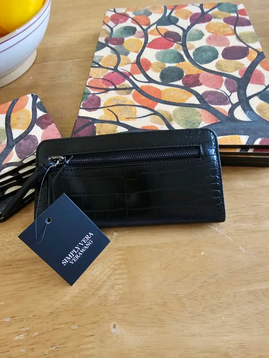 Vera Wang 'Simply Vera' Vegan Leather Purse / NEW - Image 1