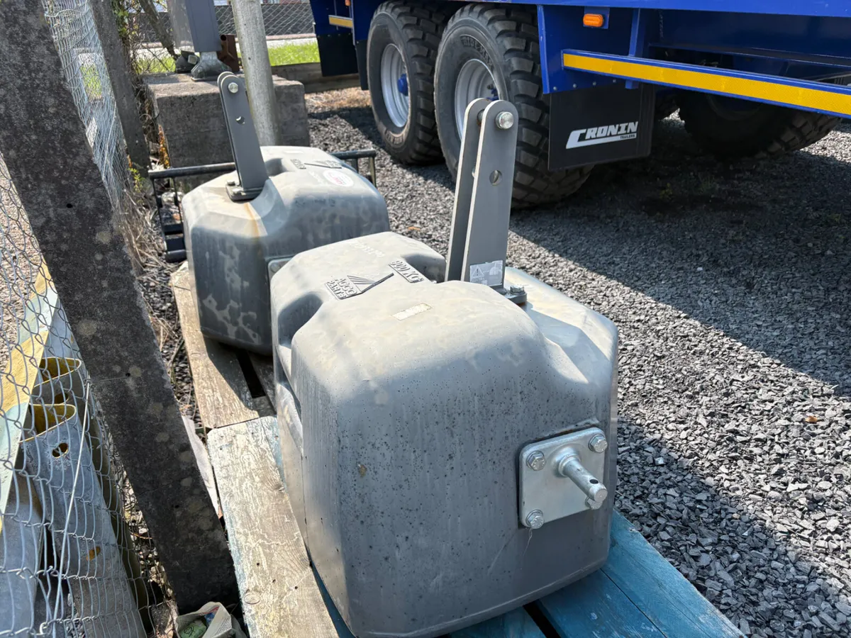 New 900kg Agco Weight Blocks - Image 3