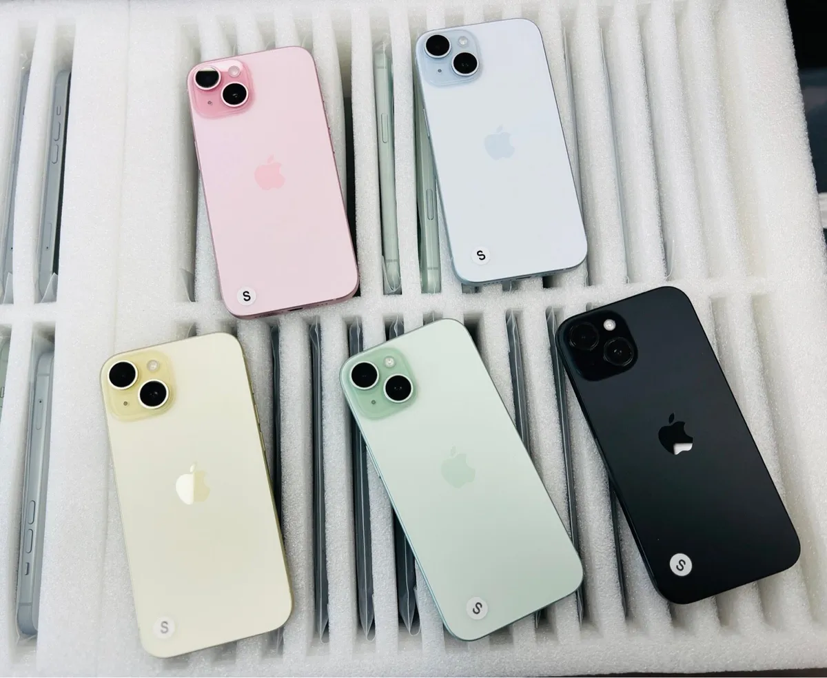 iPhone 15 - Image 1