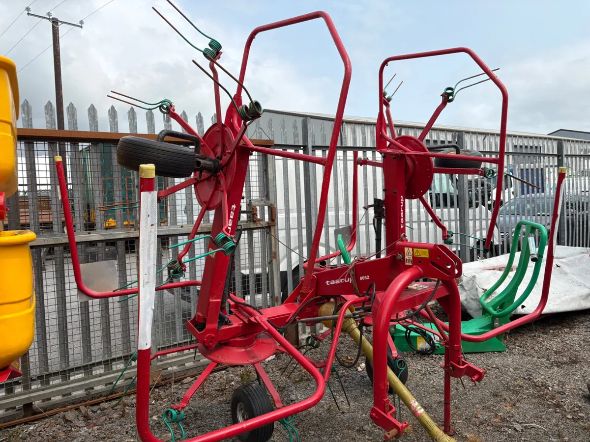 Kverneland Tedder - Image 1