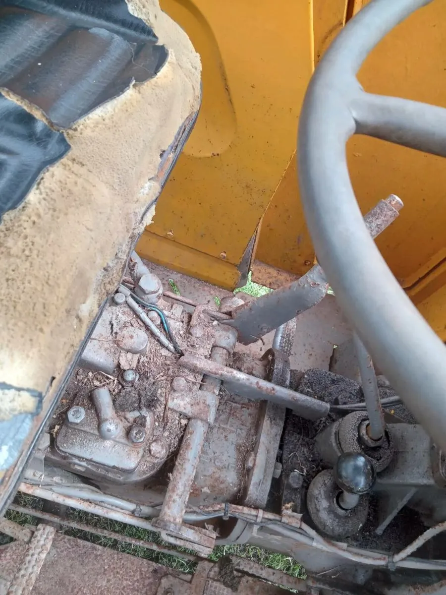 Vintage tractor - Image 1