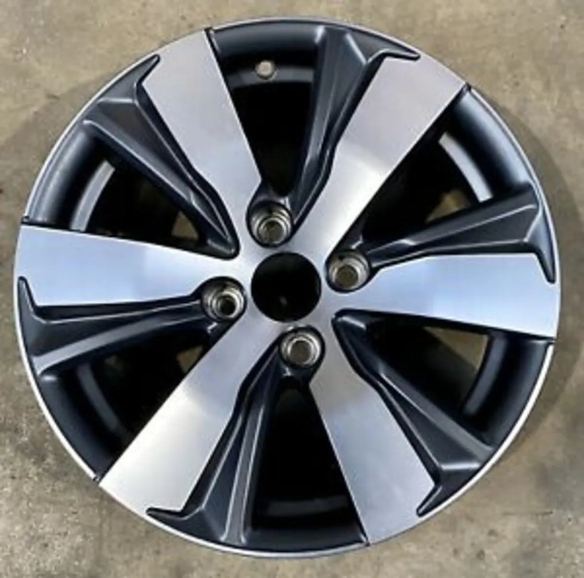 Peugeot 2008 16" Alloy wheels