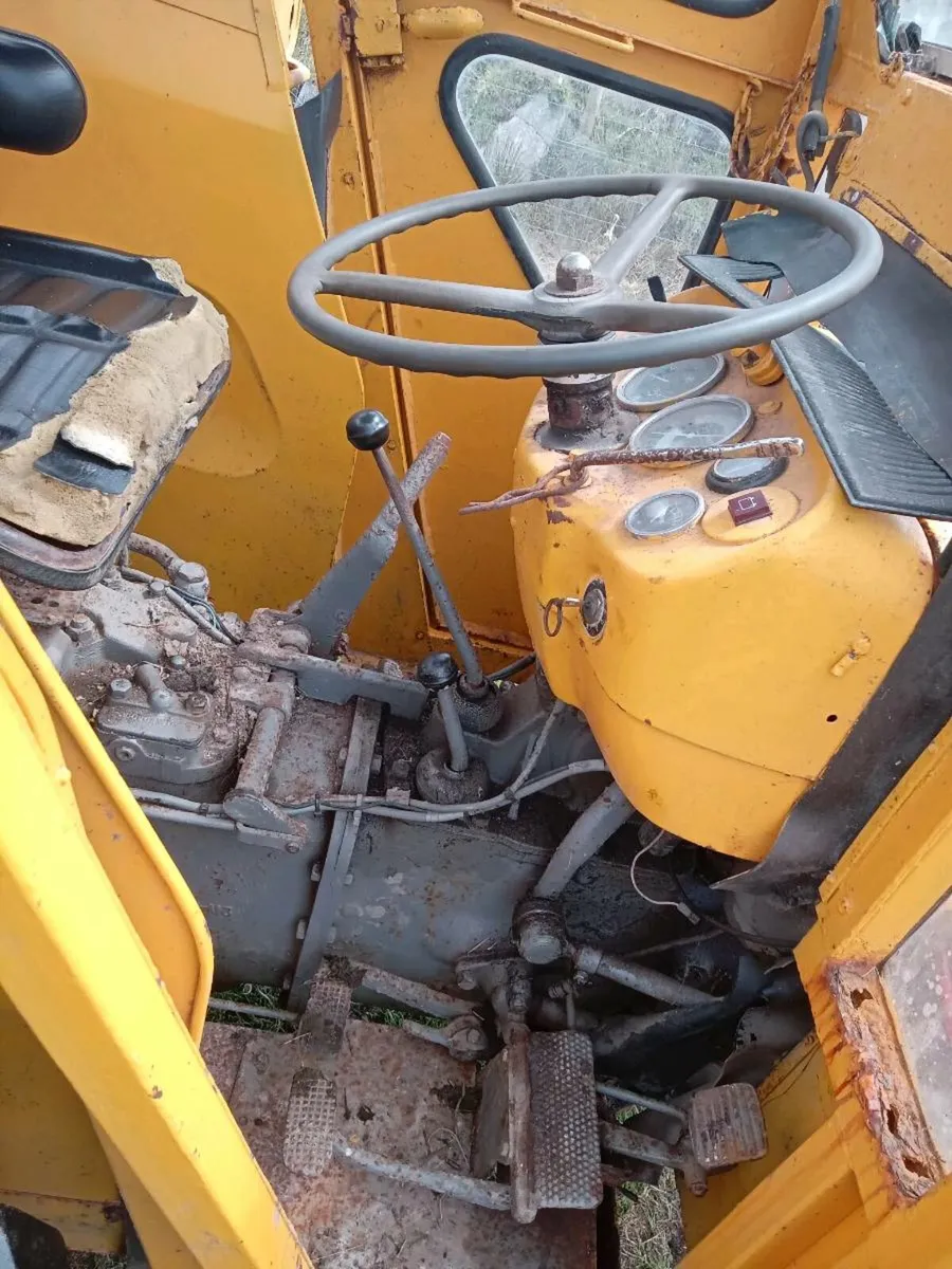 Vintage tractor - Image 4