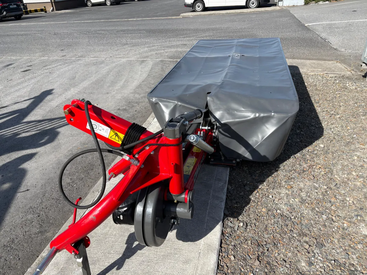 New MF 8ft Disc Mowers - Image 2