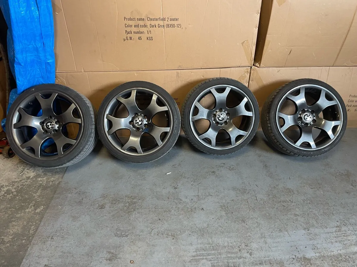 Bmw x5 19 inch alloy Wheels In Perfect Condition - Image 1