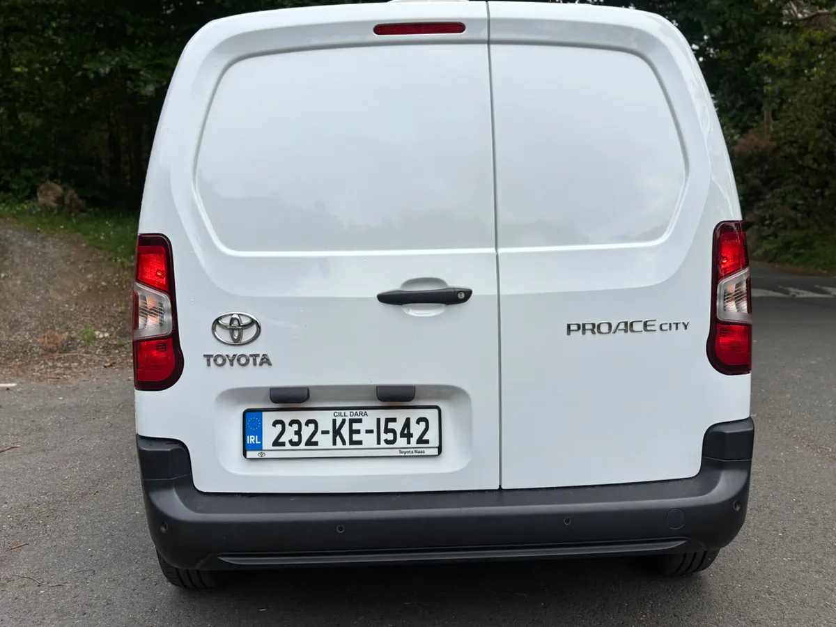 2023 Toyota Proace City Vat Included - Image 4