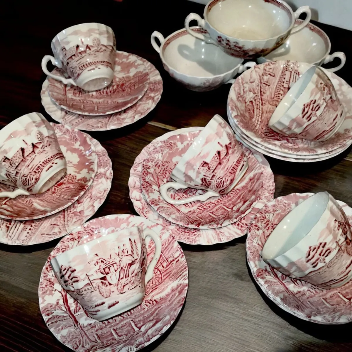 Antique MYOTT red - Image 1