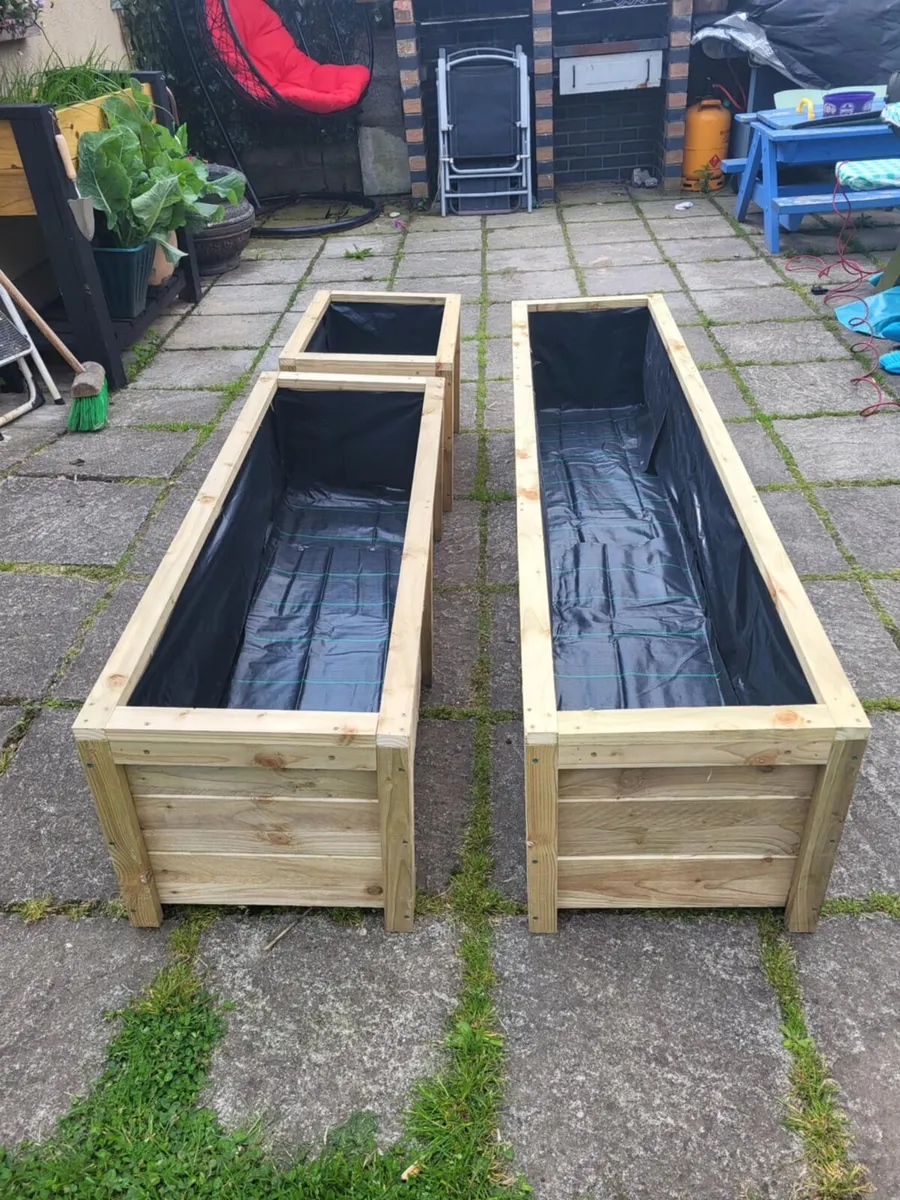 Large wooden planters - Image 4
