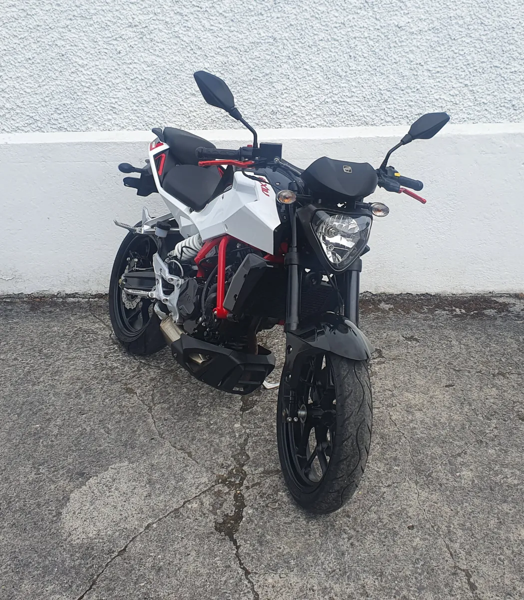 Hyosung  Low Mileage GD 250 @ Doyles - Image 2