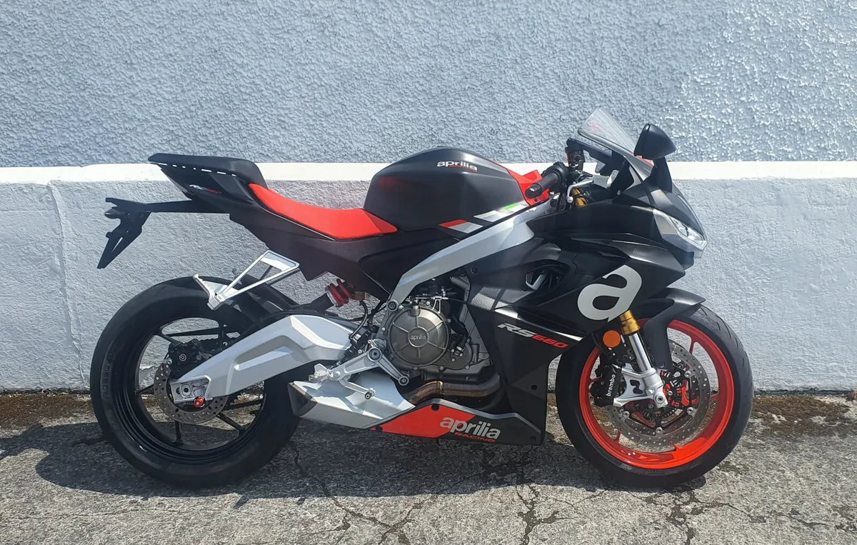 RS660 @ Doyle's Athlone - Image 2