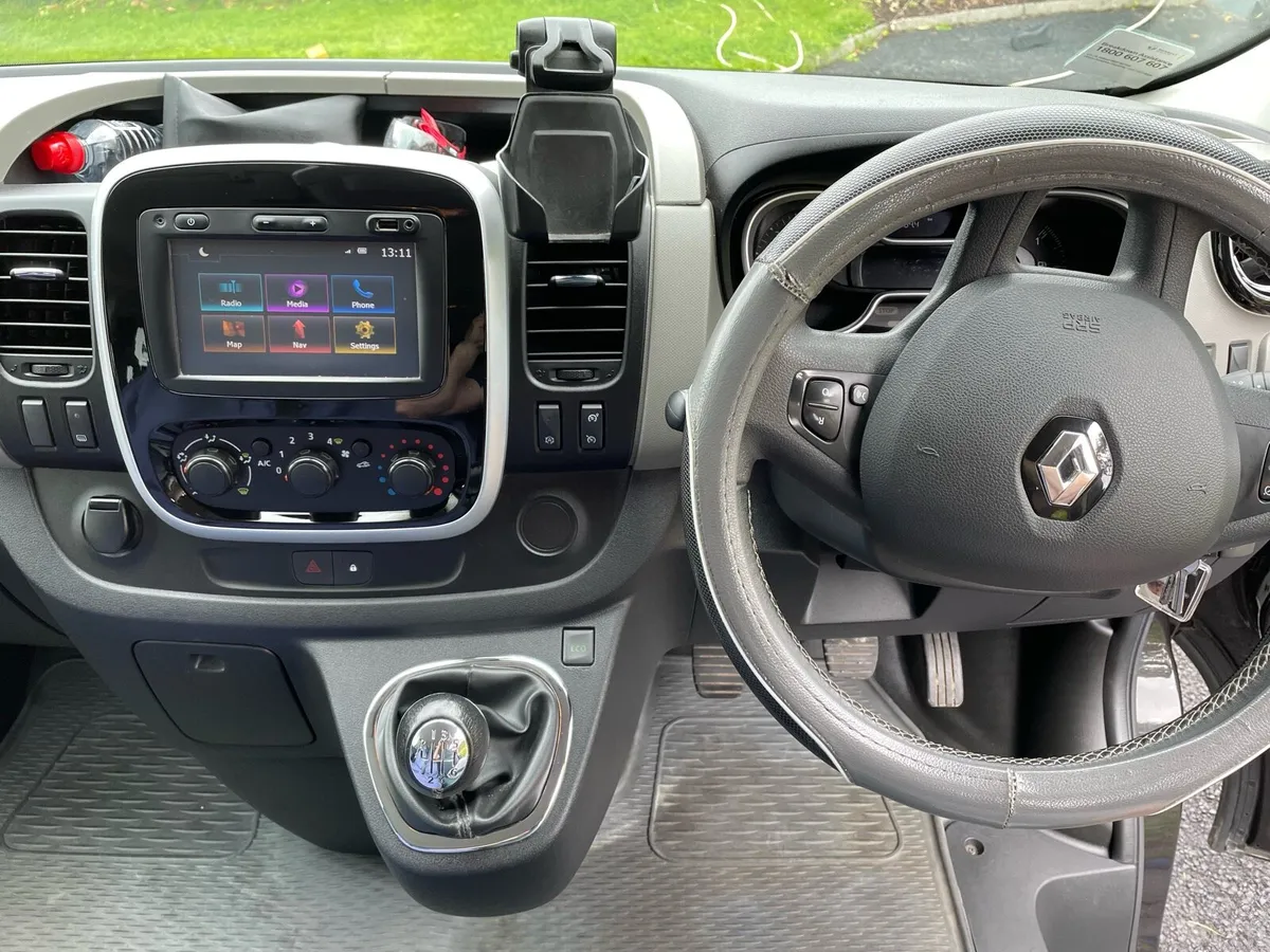 Renault traffic crew cab - Image 2