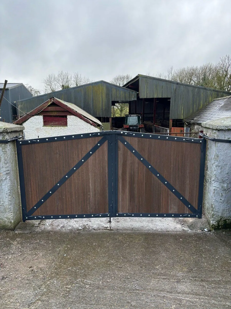 Steel frame composite gates. - Image 2