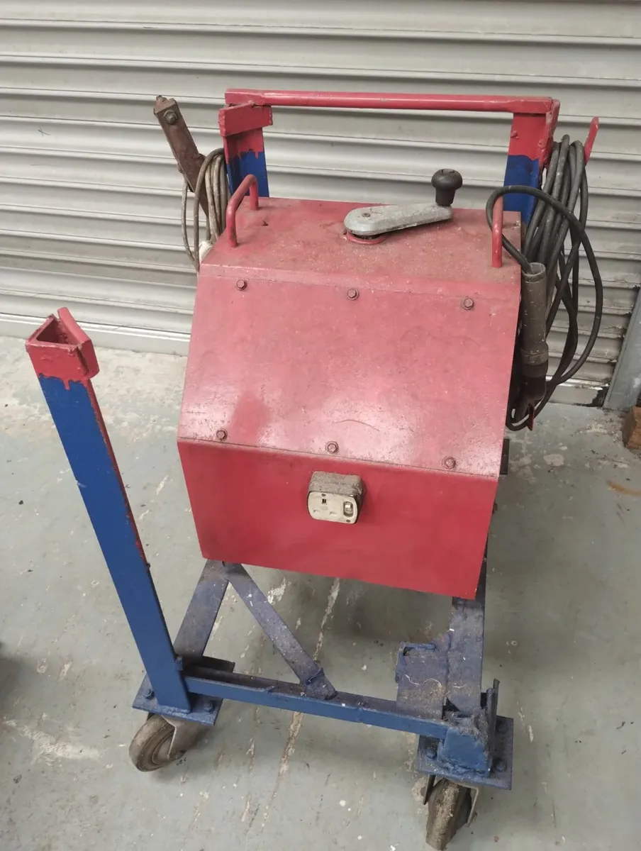 Triangle Minx - Heavy Duty Stick Welder - Image 1
