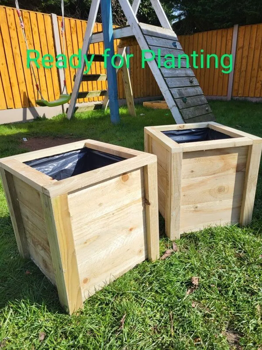 Small wooden Planters flower planter raised plante - Image 1