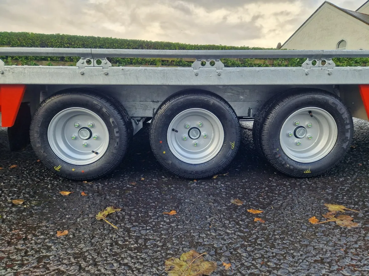 Brian James T Transporter Tri-Axle Range - Image 3