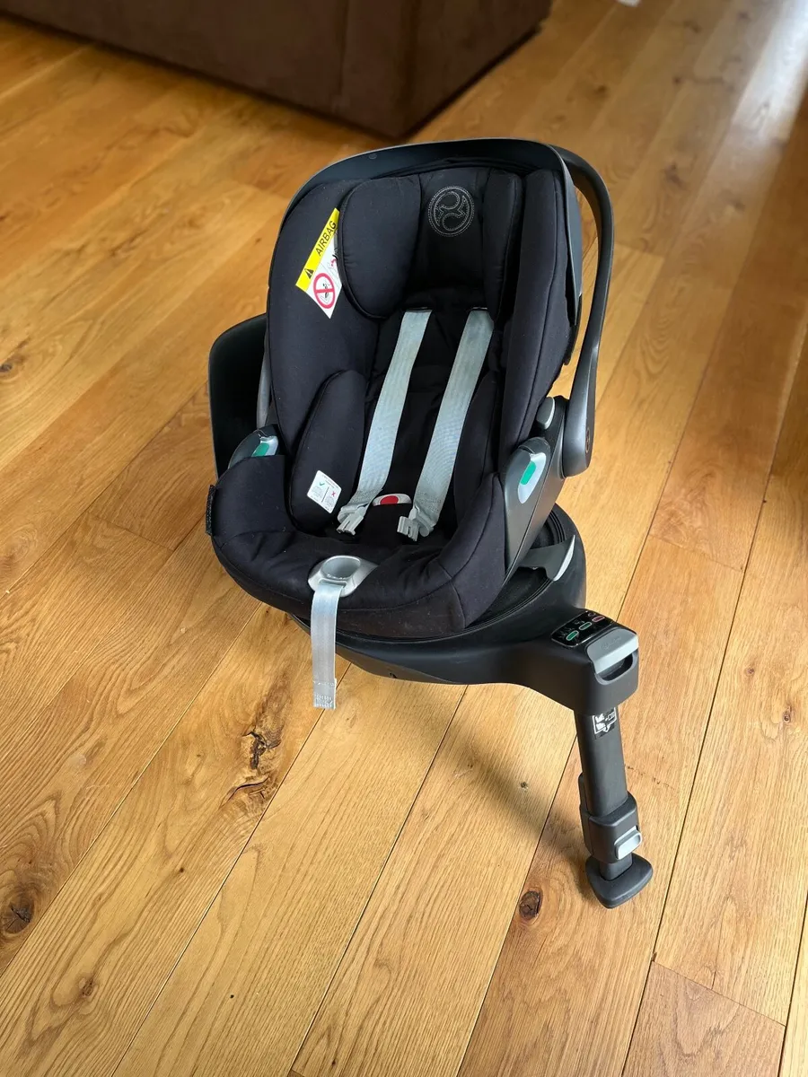 Cybex Cloud Z Car Seat and Base - Image 3